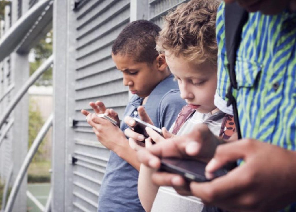 Padres y adolescentes 2.0: de redes sociales y videojuegos